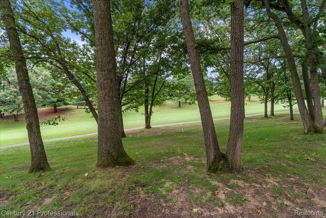 5423 Bristol Parke Drive, Independence Charter Township, MI 48348