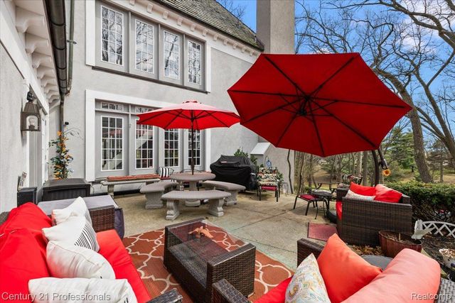 5423 Bristol Parke Drive, Independence Charter Township, MI 48348