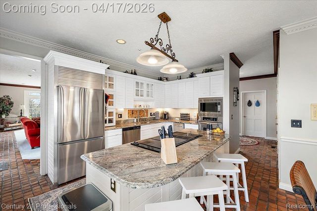 5423 Bristol Parke Drive, Independence Charter Township, MI 48348