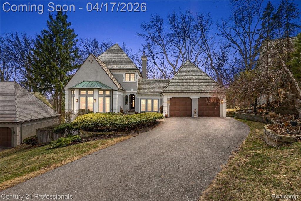 5423 Bristol Parke Drive, Independence Charter Township, MI 48348