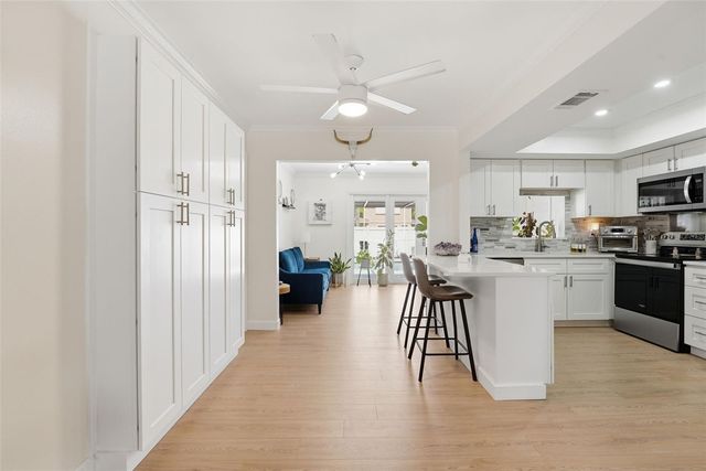 2600 CAMBRIDGE DRIVE, Sarasota, FL 34232