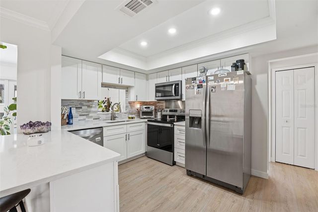 2600 CAMBRIDGE DRIVE, Sarasota, FL 34232