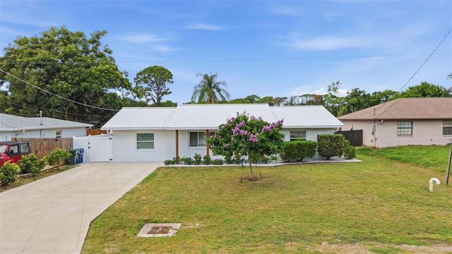 2600 CAMBRIDGE DRIVE, Sarasota, FL 34232