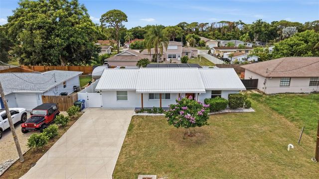 2600 CAMBRIDGE DRIVE, Sarasota, FL 34232