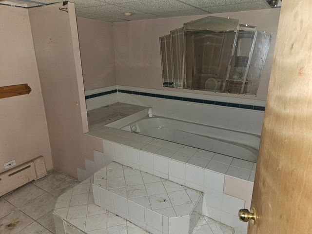 2711 N 77th Avenue, Elmwood Park, IL 60707