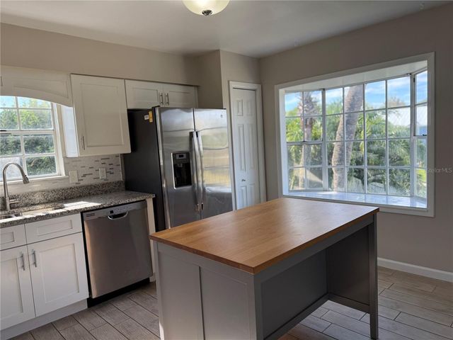 489 S DEERWOOD AVENUE, Orlando, FL 32825