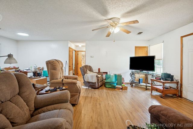 770 NW Seneca, Krebs, OK 74501