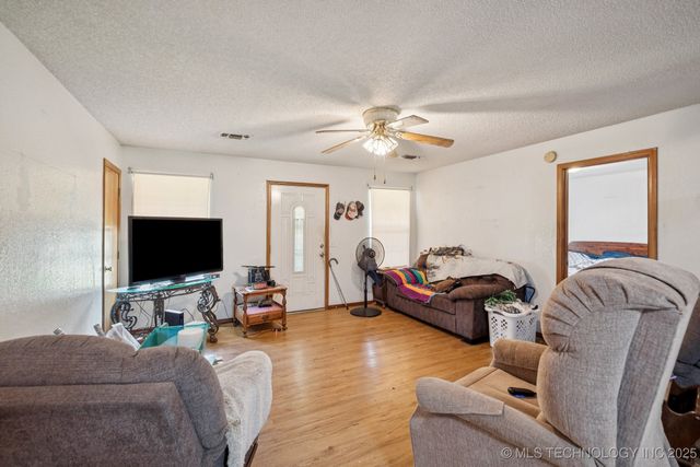 770 NW Seneca, Krebs, OK 74501