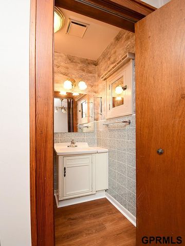 916 A Avenue, Council Bluffs, IA 51501