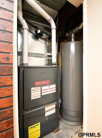 916 A Avenue, Council Bluffs, IA 51501