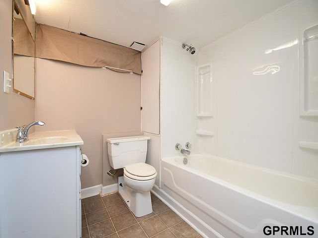 916 A Avenue, Council Bluffs, IA 51501