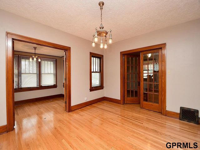 916 A Avenue, Council Bluffs, IA 51501