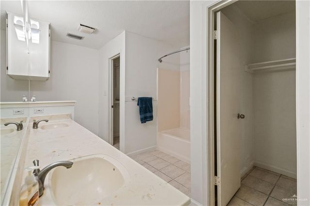 323 Forest Hills Drive 7, Weslaco, TX 78596