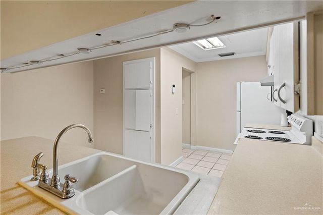 323 Forest Hills Drive 7, Weslaco, TX 78596