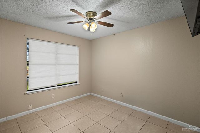 323 Forest Hills Drive 7, Weslaco, TX 78596