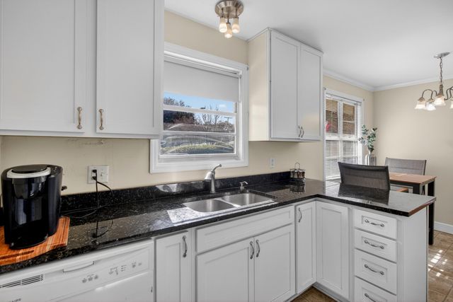 822 Rogers Lane, Mount Pleasant, SC 29464