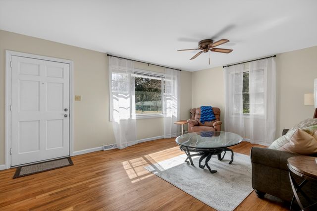 822 Rogers Lane, Mount Pleasant, SC 29464