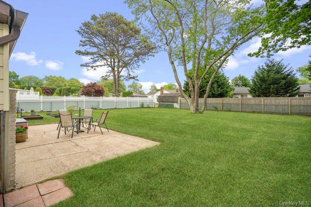 173 Loop Drive, Sayville, NY 11782