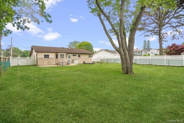 173 Loop Drive, Sayville, NY 11782