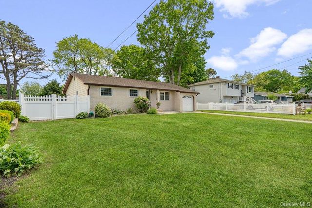 173 Loop Drive, Sayville, NY 11782