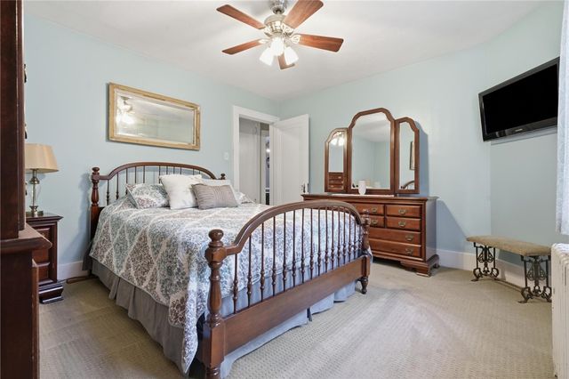 310 Morrison Dr, Mt Lebanon, PA 15216