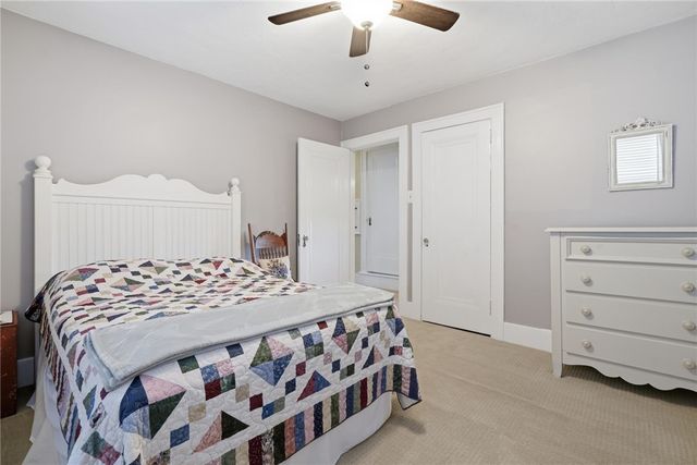 310 Morrison Dr, Mt Lebanon, PA 15216