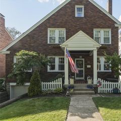 310 Morrison Dr, Mt Lebanon, PA 15216