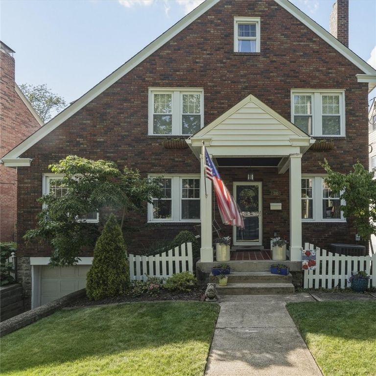 310 Morrison Dr, Mt Lebanon, PA 15216