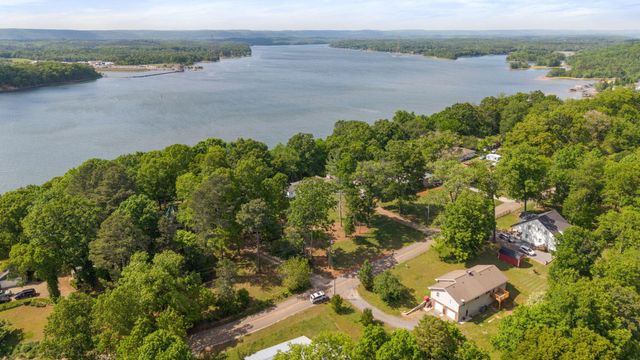 9814 Lakeside Road, Harrison, TN 37341
