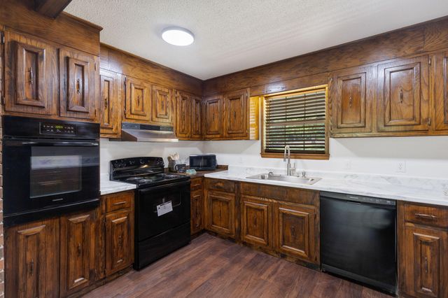 9814 Lakeside Road, Harrison, TN 37341