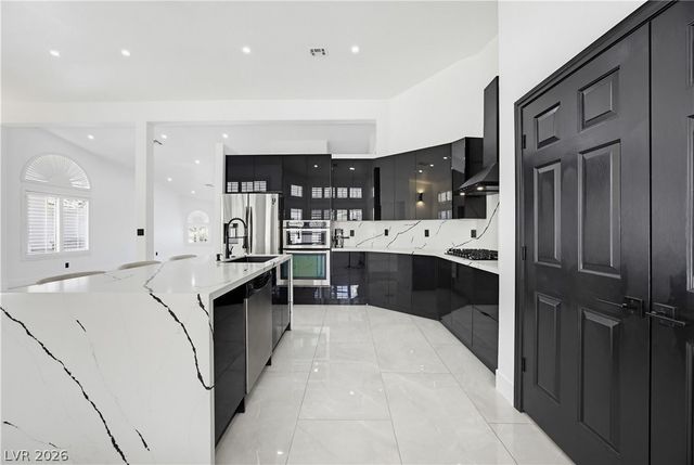 825 Royal Moon Avenue, Las Vegas, NV 89123
