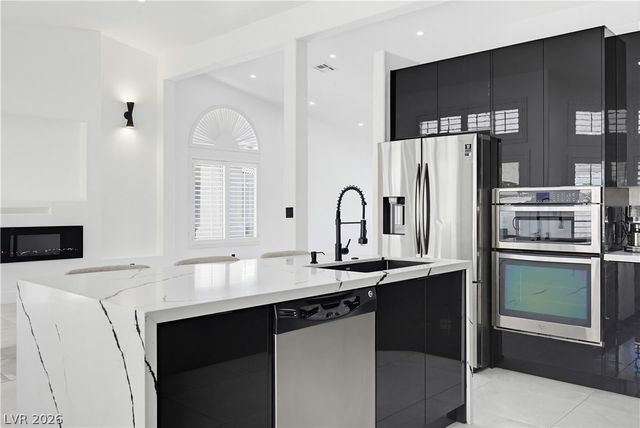 825 Royal Moon Avenue, Las Vegas, NV 89123