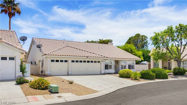 825 Royal Moon Avenue, Las Vegas, NV 89123