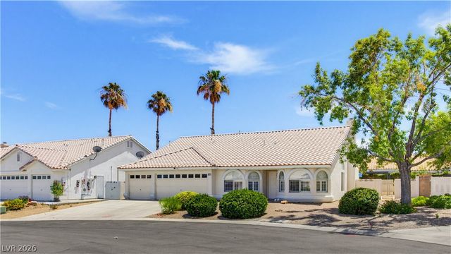 825 Royal Moon Avenue, Las Vegas, NV 89123