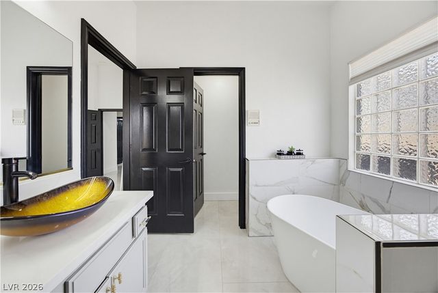 825 Royal Moon Avenue, Las Vegas, NV 89123