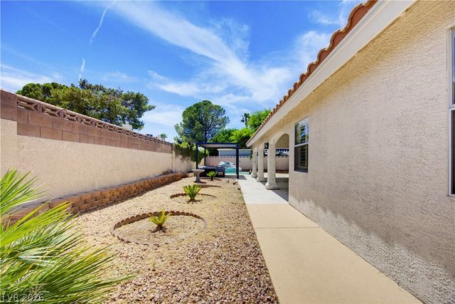 825 Royal Moon Avenue, Las Vegas, NV 89123