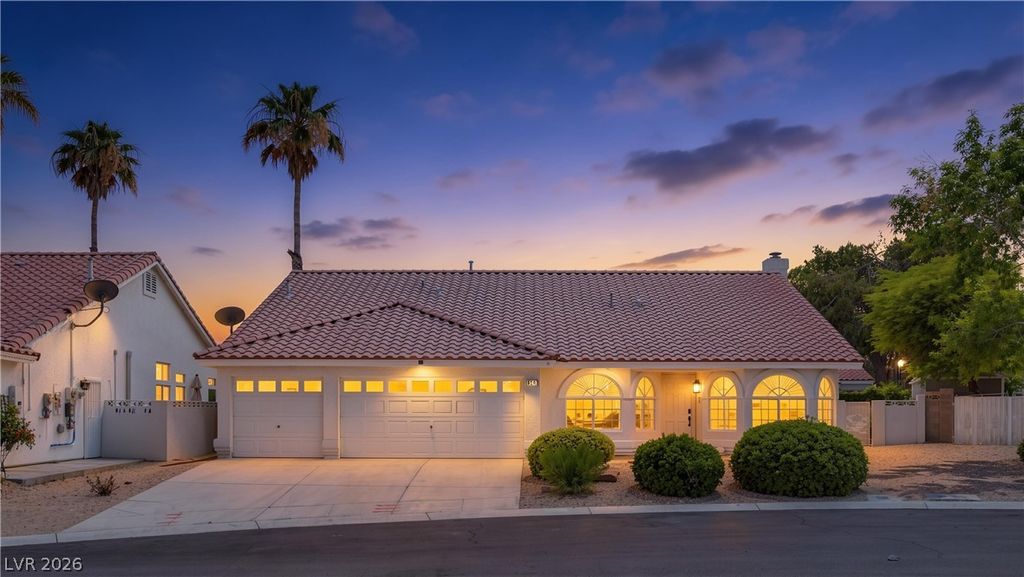 825 Royal Moon Avenue, Las Vegas, NV 89123