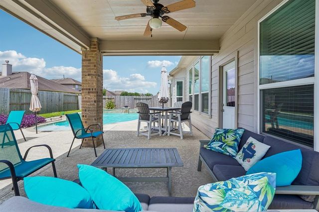 6546 Turner Fields Lane, Dickinson, TX 77539