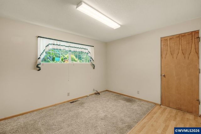 2225 W 28th Av, Eugene, OR 97405