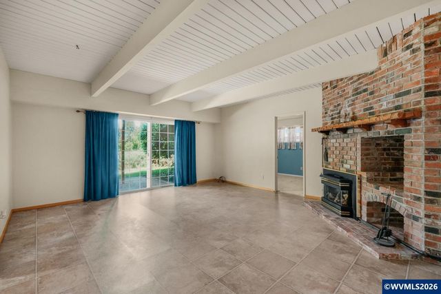 2225 W 28th Av, Eugene, OR 97405