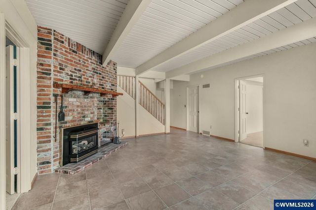 2225 W 28th Av, Eugene, OR 97405