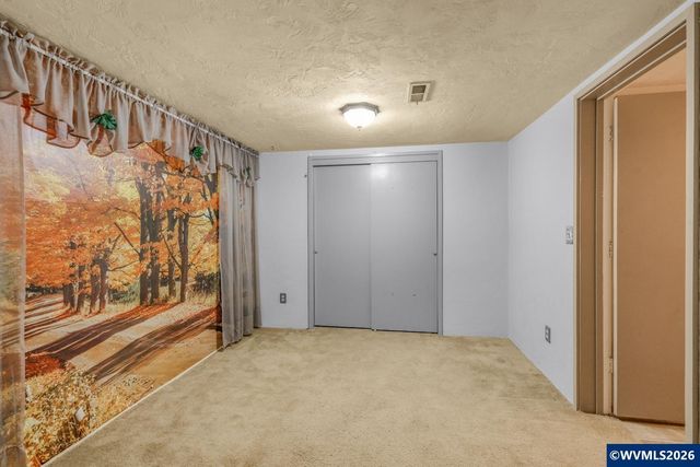 2225 W 28th Av, Eugene, OR 97405