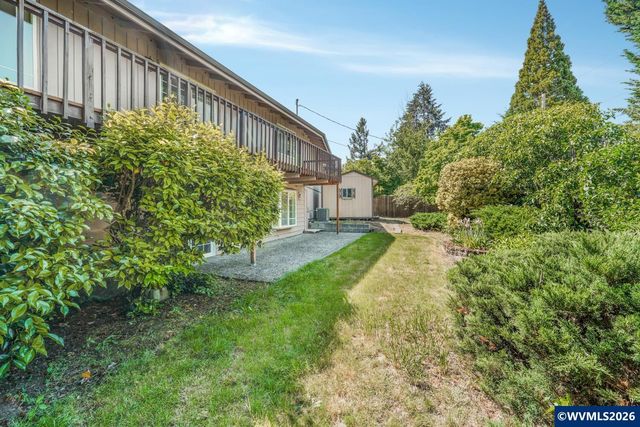 2225 W 28th Av, Eugene, OR 97405