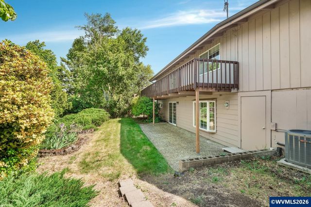 2225 W 28th Av, Eugene, OR 97405