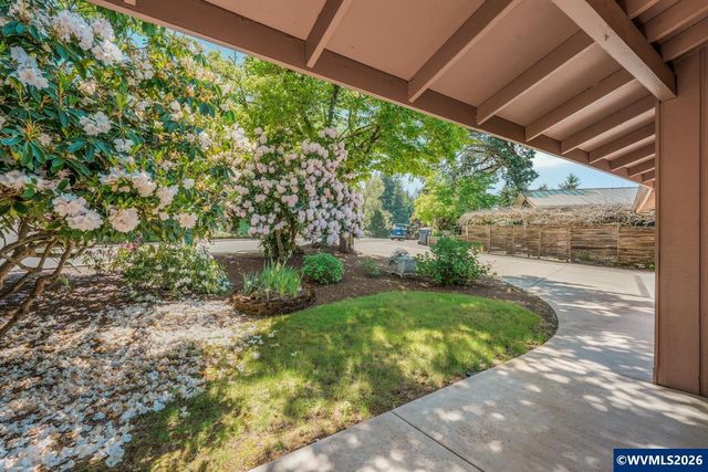 2225 W 28th Av, Eugene, OR 97405