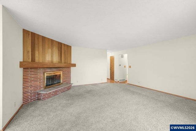 2225 W 28th Av, Eugene, OR 97405