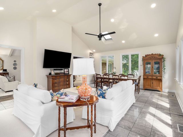 1203 Perkins Ln, Franklin, TN 37069