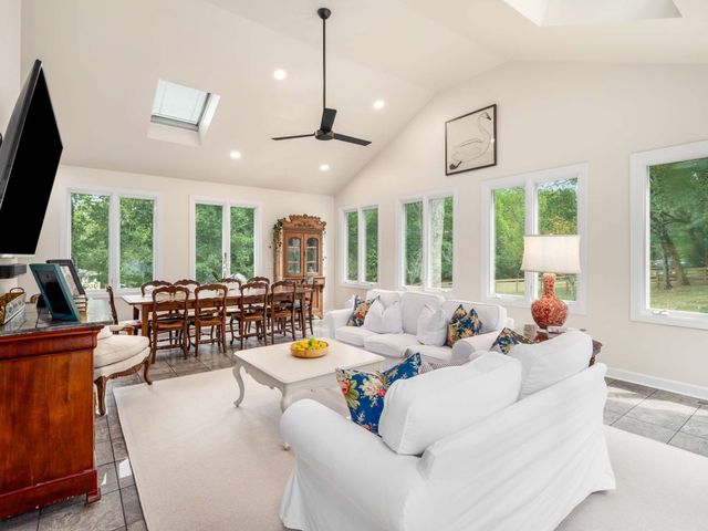 1203 Perkins Ln, Franklin, TN 37069