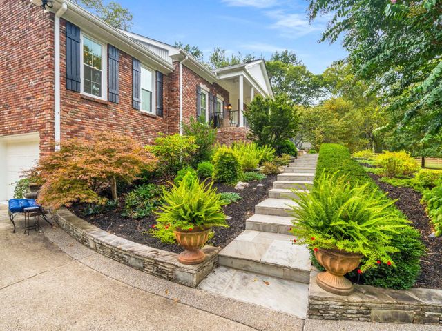 1203 Perkins Ln, Franklin, TN 37069