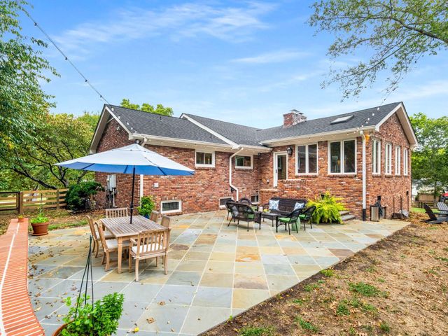 1203 Perkins Ln, Franklin, TN 37069